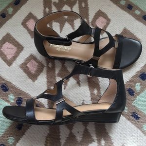 Naturalizer black leather sandals